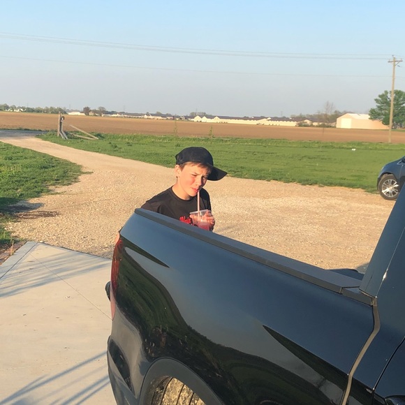 Meet your Posher, Kara! I love offers! - Picture 5 of 5